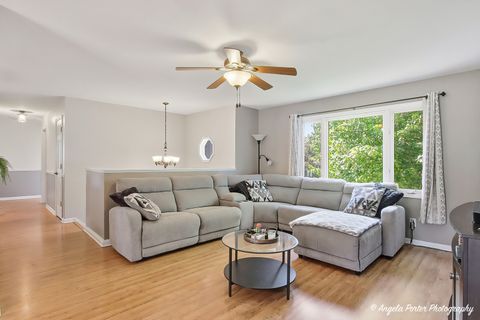 Tiny photo for 4500 CLEARVIEW Drive, McHenry, IL 60050 (MLS # 12658796)