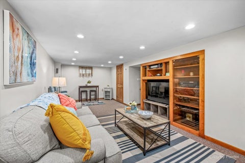 Tiny photo for 249 W Butterfield Road, Elmhurst, IL 60126 (MLS # 12771191)