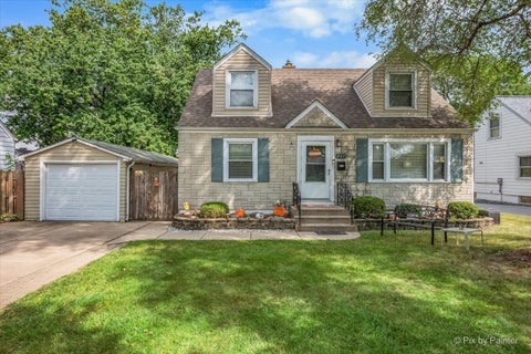Photo of 249 W Butterfield Road, Elmhurst, IL 60126 (MLS # 12771191)