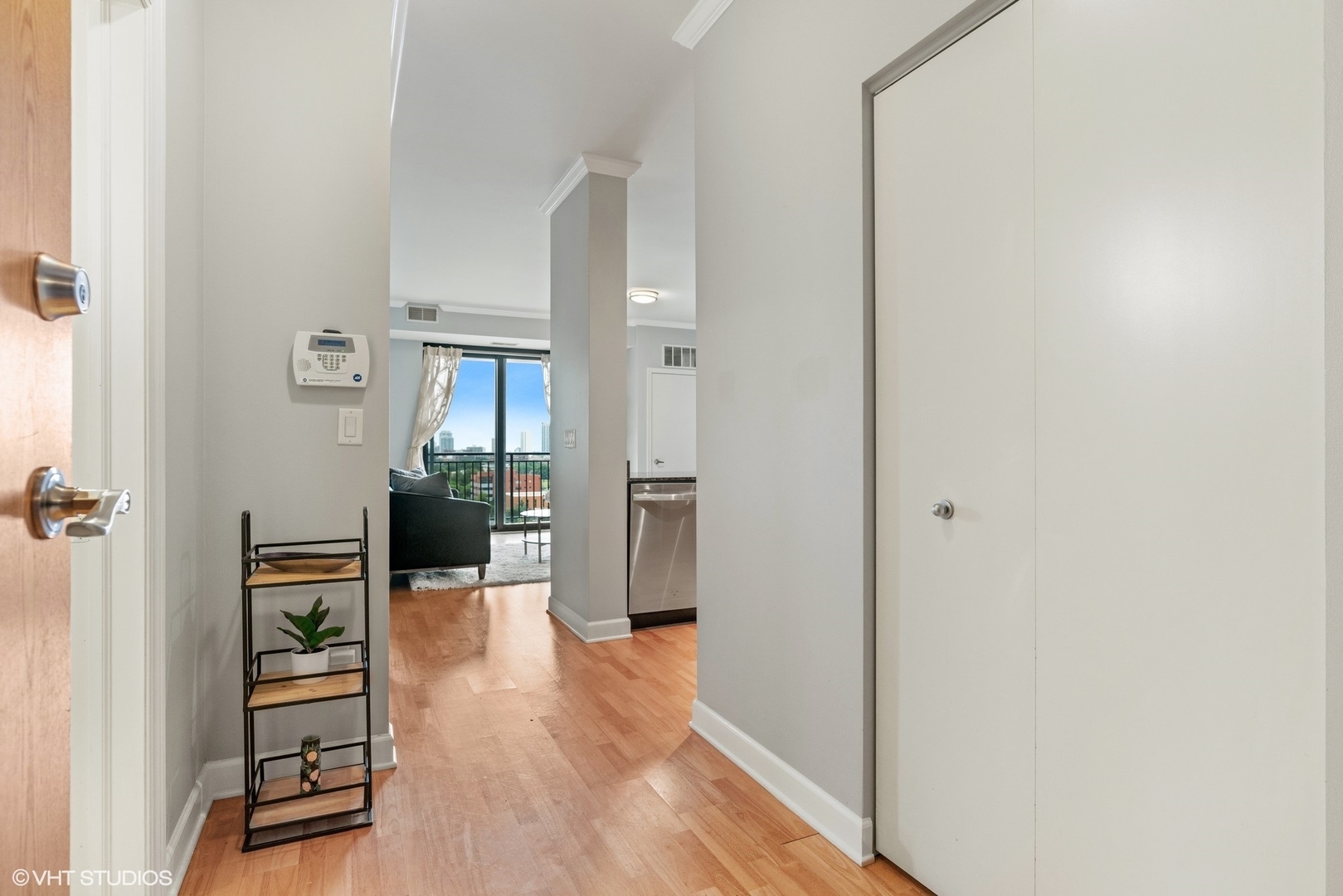451 W Huron Street 905