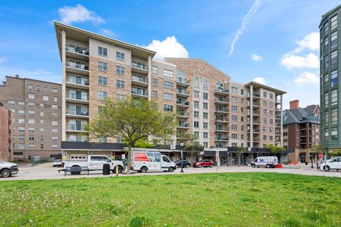 Photo of 200 W Campbell Street #502, Arlington Heights, IL 60005 (MLS # 12621083)