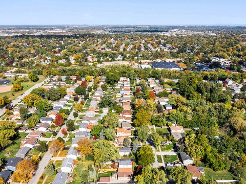 Tiny photo for 82 S Lodge Lane, Lombard, IL 60148 (MLS # 12501432)