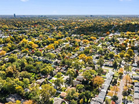 Tiny photo for 82 S Lodge Lane, Lombard, IL 60148 (MLS # 12501432)