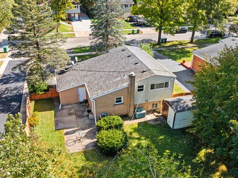 Tiny photo for 82 S Lodge Lane, Lombard, IL 60148 (MLS # 12501432)