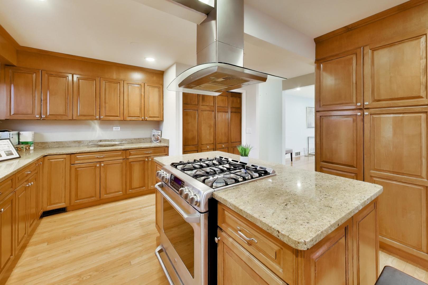 5818 N Overhill Avenue