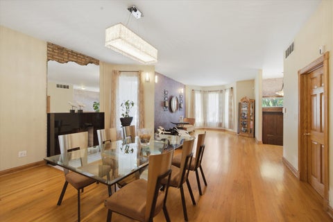 Tiny photo for 4507 S Prairie Avenue, Chicago, IL 60653 (MLS # 12654290)