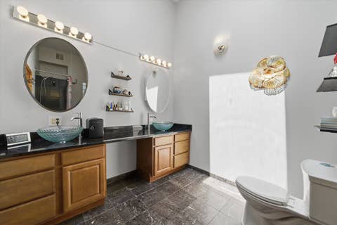 Tiny photo for 4507 S Prairie Avenue, Chicago, IL 60653 (MLS # 12654290)