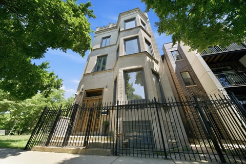 Tiny photo for 4507 S Prairie Avenue, Chicago, IL 60653 (MLS # 12654290)