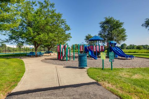 Tiny photo for 1627 S Candlestick Way, Waukegan, IL 60085 (MLS # 12446146)