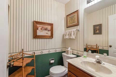 Tiny photo for 145 Willow Parkway Pkwy, Buffalo Grove, IL 60089 (MLS # 12634992)