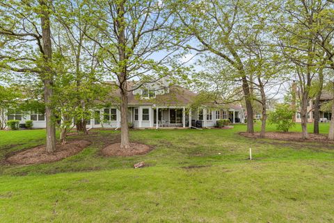 Tiny photo for 145 Willow Parkway Pkwy, Buffalo Grove, IL 60089 (MLS # 12634992)