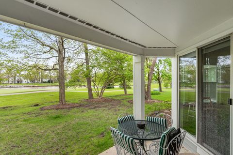 Tiny photo for 145 Willow Parkway Pkwy, Buffalo Grove, IL 60089 (MLS # 12634992)