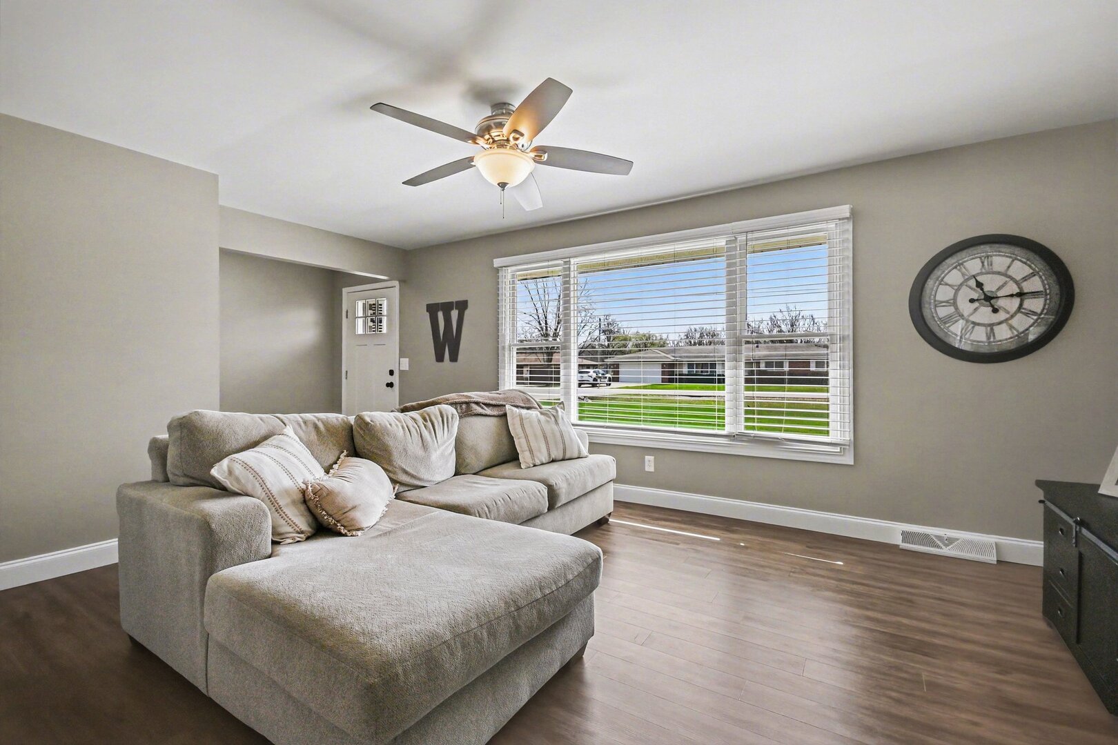 11612 N Brightway Drive, Mokena, IL 60448 — MLS #12615285 — photo 3 of 31
