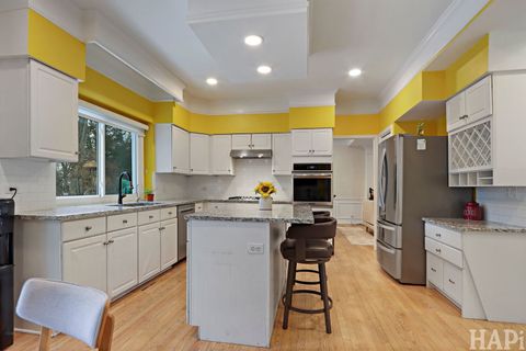 Tiny photo for 1121 Williamsburg Circle, Grayslake, IL 60030 (MLS # 12589360)