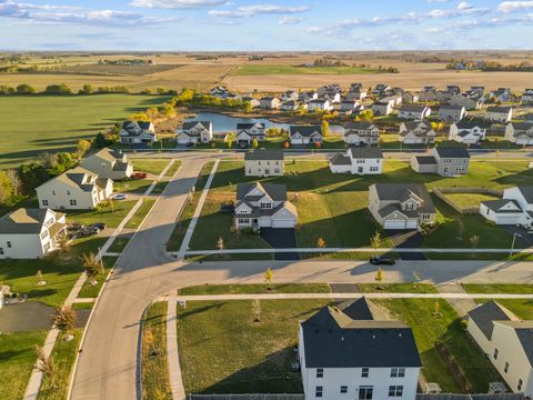 Tiny photo for 668 Braemore Lane, Yorkville, IL 60560 (MLS # 12595416)