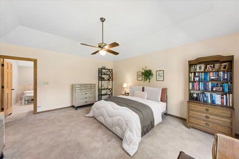 Tiny photo for 453 81st Street, Burr Ridge, IL 60527 (MLS # 12772974)