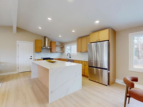 Tiny photo for 907 W North Avenue, Lake Bluff, IL 60044 (MLS # 12620954)