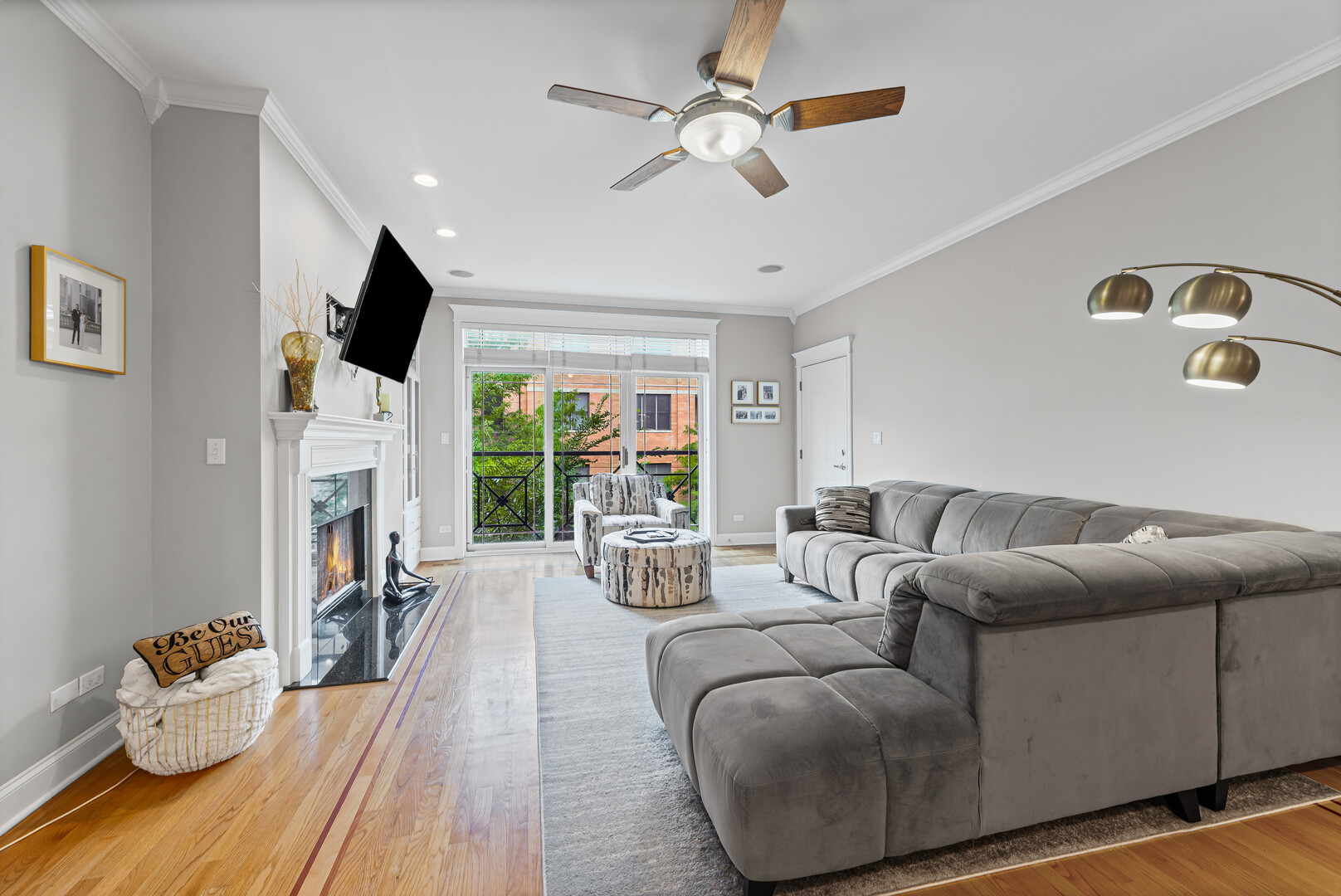 2043 W BELMONT Avenue 3