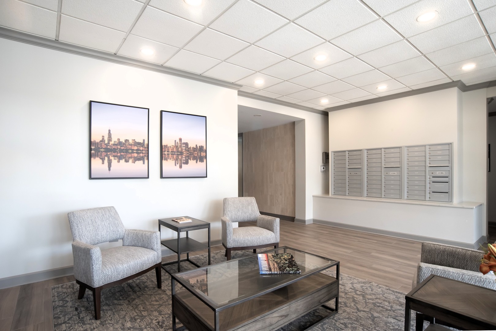 141 N La Grange Road 306