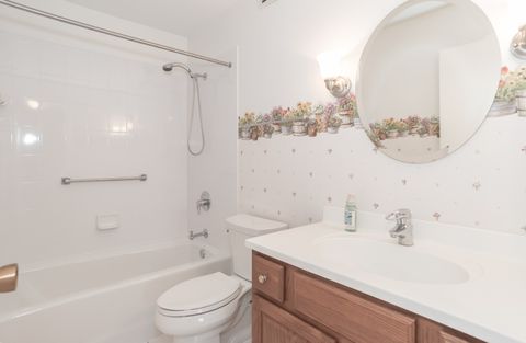 Tiny photo for 141 N La Grange Road #306, La Grange, IL 60525 (MLS # 12617308)