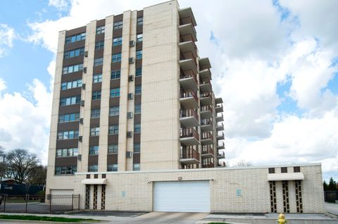 Tiny photo for 141 N La Grange Road #306, La Grange, IL 60525 (MLS # 12617308)
