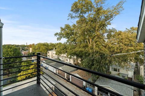 Tiny photo for 3643 N Monticello Avenue #3N, Chicago, IL 60618 (MLS # 12500518)