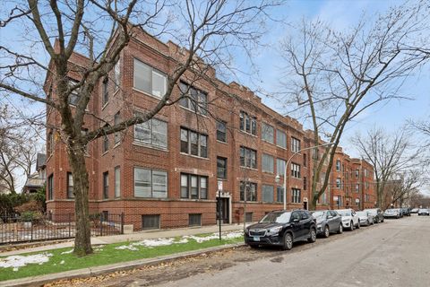 Photo of 1501 W CORNELIA Avenue #2, Chicago, IL 60657 (MLS # 12536554)