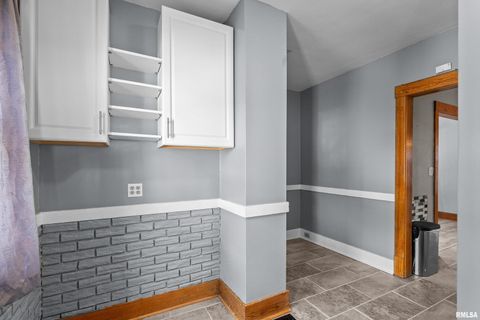 Tiny photo for 1920 CAREY Avenue, Davenport, IA 52803 (MLS # QC4268182)