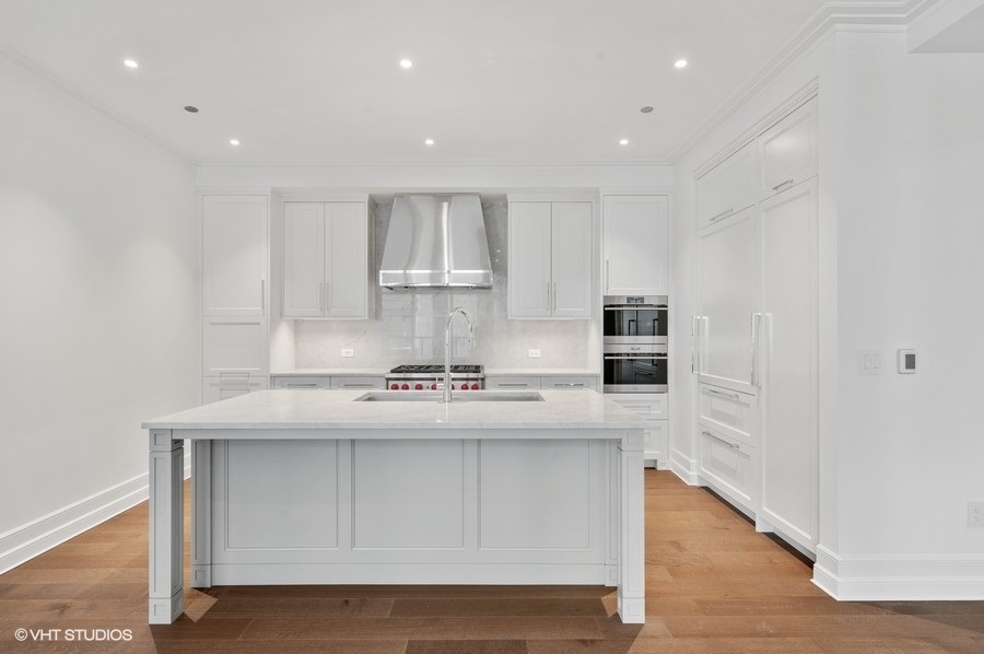 435 N Michigan Avenue 616