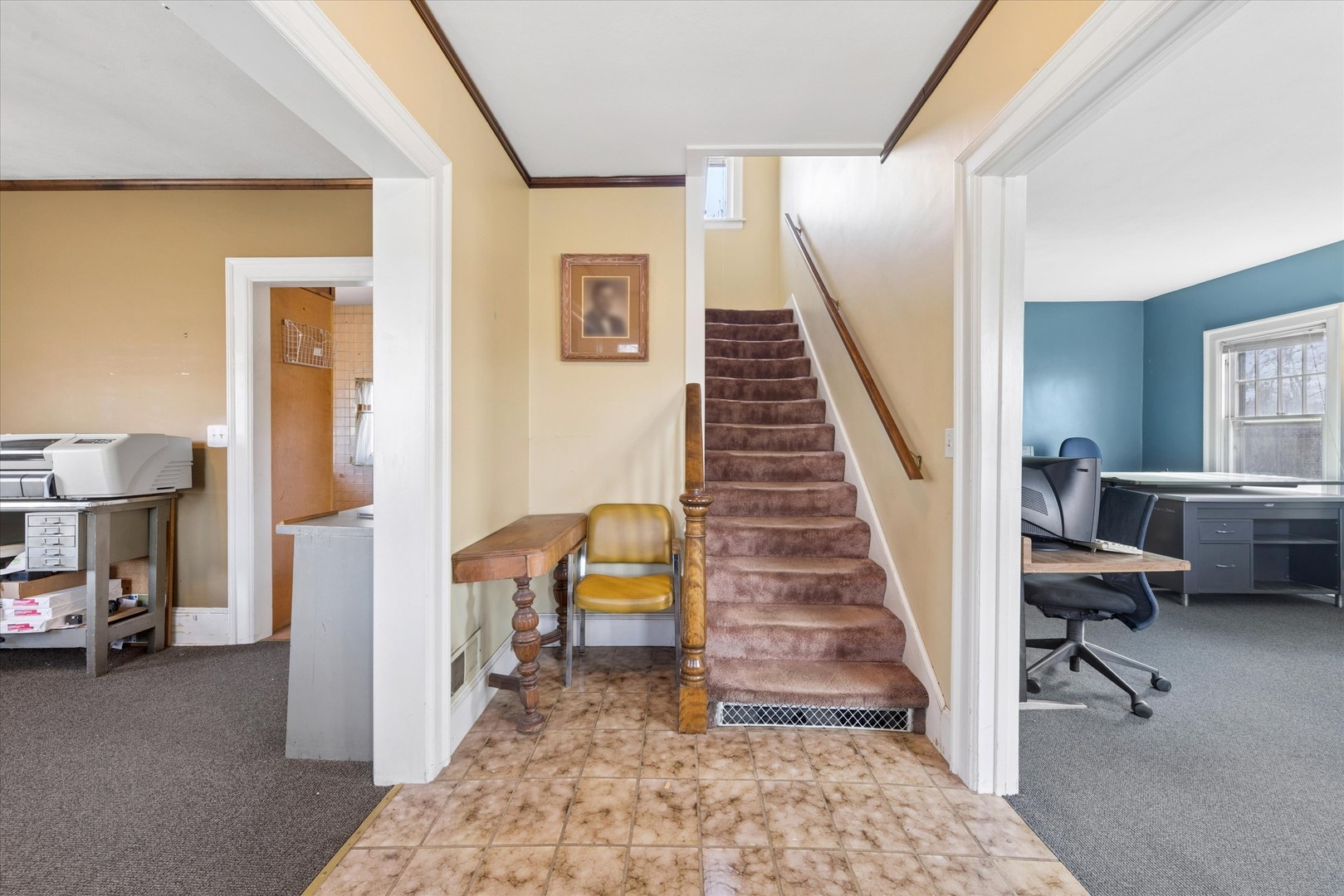 141 S Neltnor Boulevard