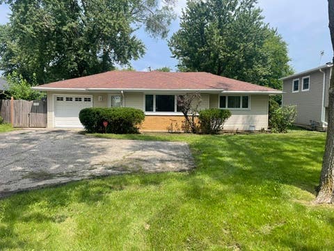 Photo of 2402 E Grand Avenue, Lindenhurst, IL 60046 (MLS # 12715369)