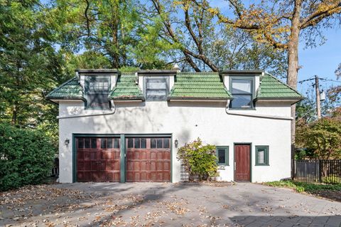 Tiny photo for 2855 Sheridan Place, Evanston, IL 60201 (MLS # 12532967)