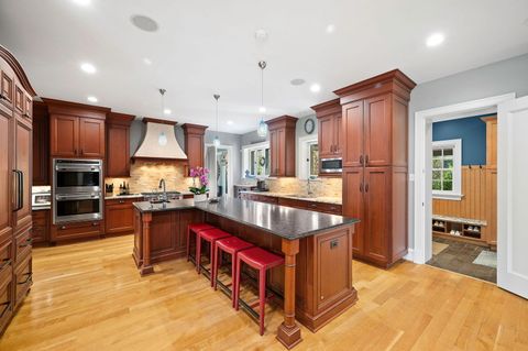 Tiny photo for 2855 Sheridan Place, Evanston, IL 60201 (MLS # 12532967)