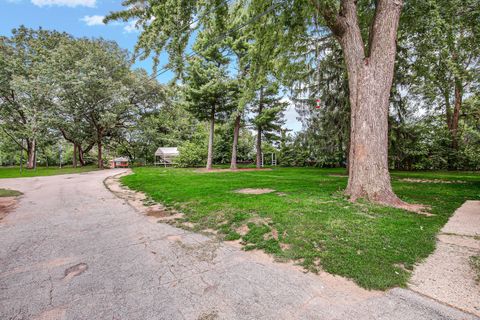 Tiny photo for 2201 Thornton Lansing Road, Lansing, IL 60438 (MLS # 12457441)
