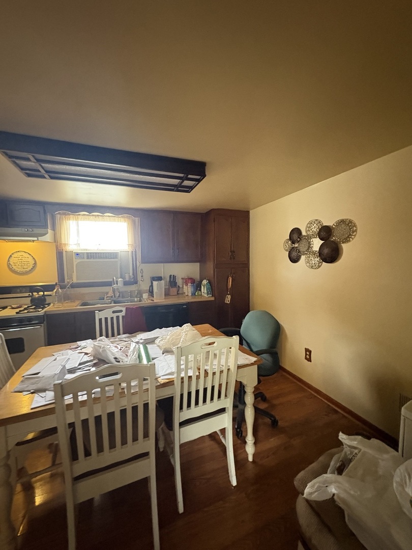 843 W Windsor Avenue