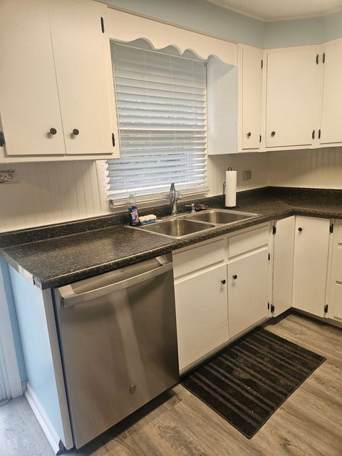 Tiny photo for 221 N Dorchester Avenue, Wheaton, IL 60187 (MLS # 12685266)