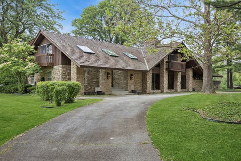 Photo of 8080 Wolf Road, Burr Ridge, IL 60527 (MLS # 12666571)