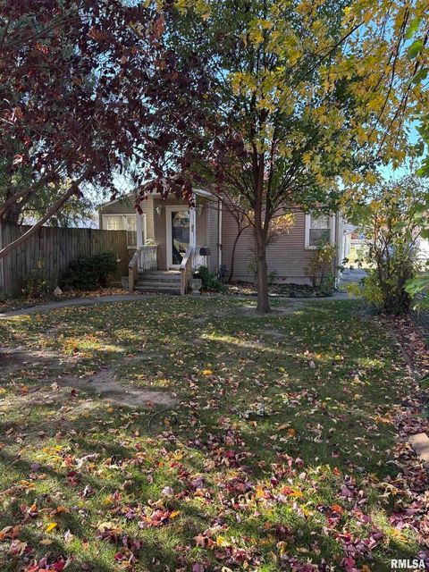 Photo of 2362 BARKER Street, Clinton, IA 52732 (MLS # QC4269106)