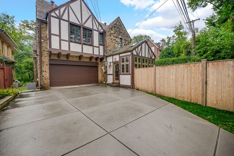Tiny photo for 2014 W Hopkins Place, Chicago, IL 60643 (MLS # 12564190)