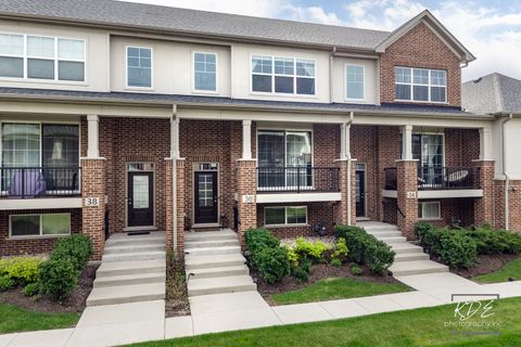 Photo of 36 Woodmoor Court, Lombard, IL 60148 (MLS # 12631017)