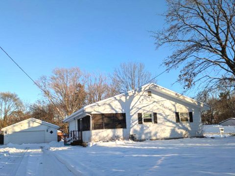 Photo of 21W230 Pershing Avenue, Lombard, IL 60148 (MLS # 12465408)