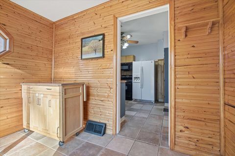 Tiny photo for 1211 S Lee Street, Bloomington, IL 61701 (MLS # 12575674)