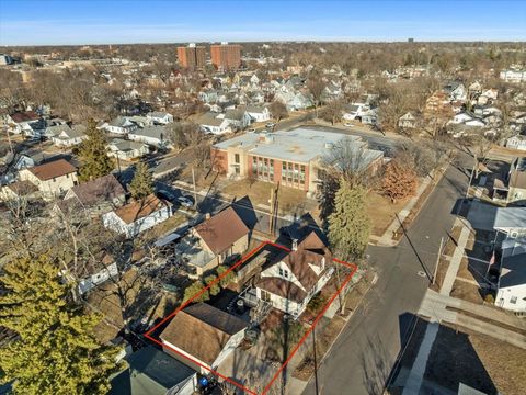 Tiny photo for 1211 S Lee Street, Bloomington, IL 61701 (MLS # 12575674)