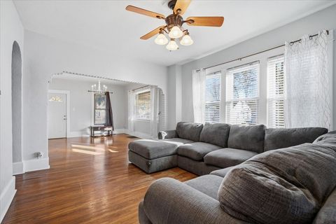 Tiny photo for 1211 S Lee Street, Bloomington, IL 61701 (MLS # 12575674)