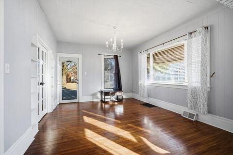 Tiny photo for 1211 S Lee Street, Bloomington, IL 61701 (MLS # 12575674)