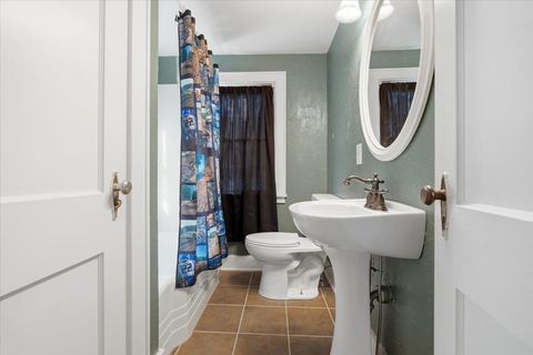 Tiny photo for 1211 S Lee Street, Bloomington, IL 61701 (MLS # 12575674)