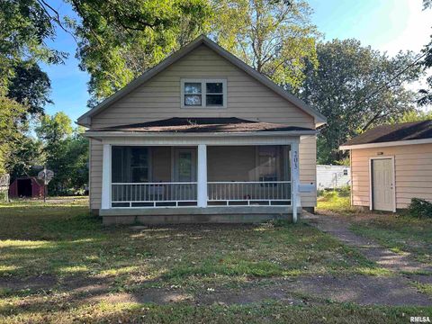 Photo of 203 W 12TH Street, Metropolis, IL 62960 (MLS # EB459683)