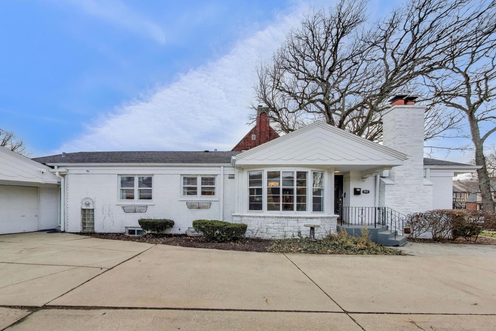 9825 S Winchester Avenue