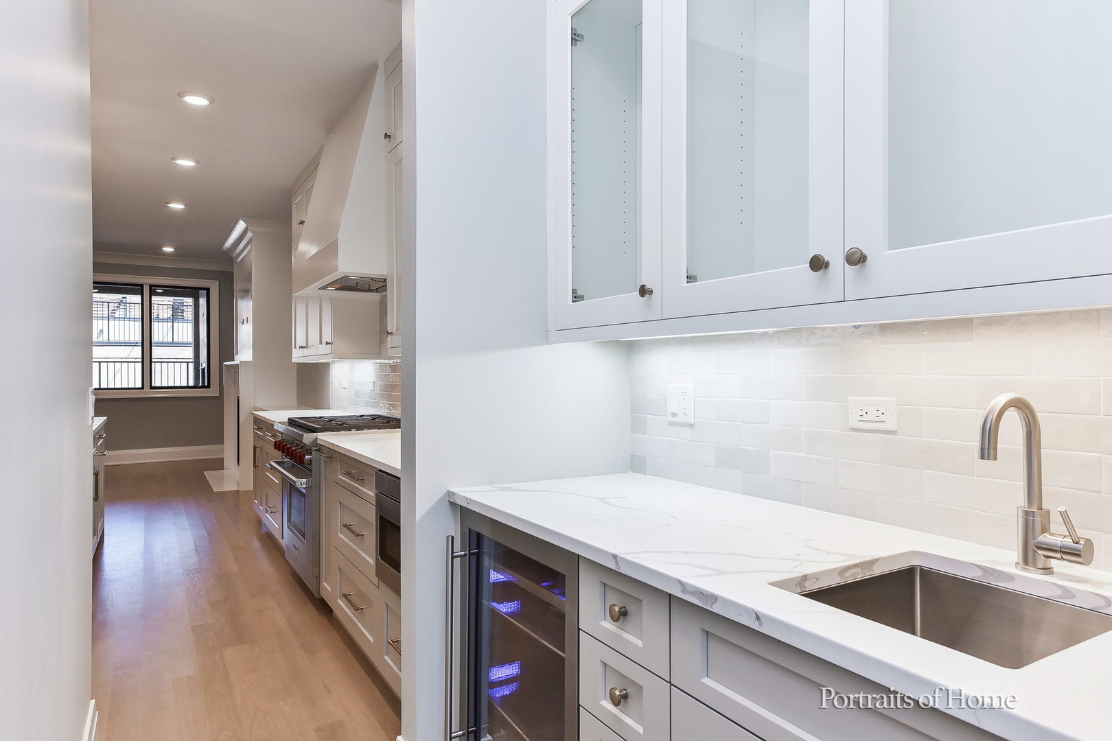 2135 N Lakewood Avenue 1