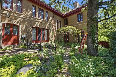 Tiny photo for 9924 S Longwood Drive, Chicago, IL 60643 (MLS # 12702413)